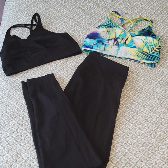 Soma Other - SOMA SPORT LEGGINGS AND TWO YOGA BRAS